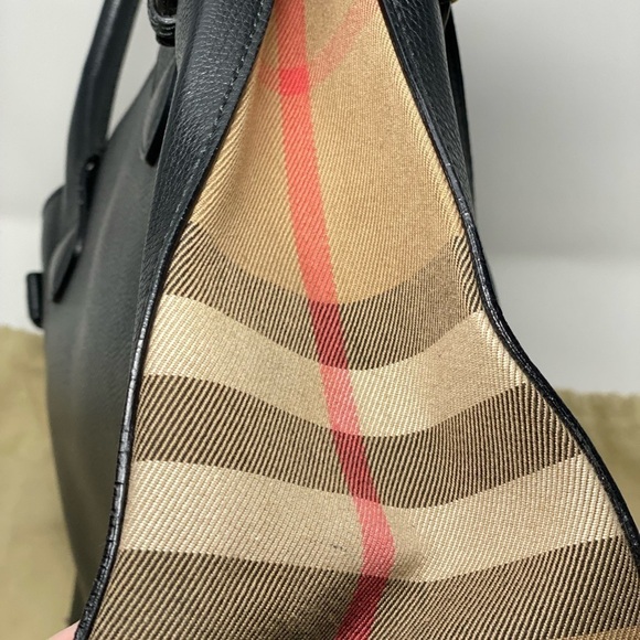 Burberry Medium Banner Bag Black - Picture 14 of 16